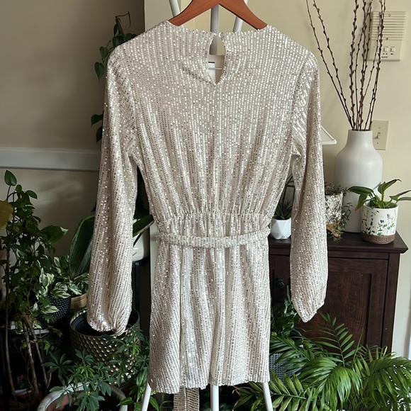 🥂👗✨ Forever21 Sequin Peasant Long-sleeve Mini Dress-S-Champagne-NWT - Picture 13 of 16